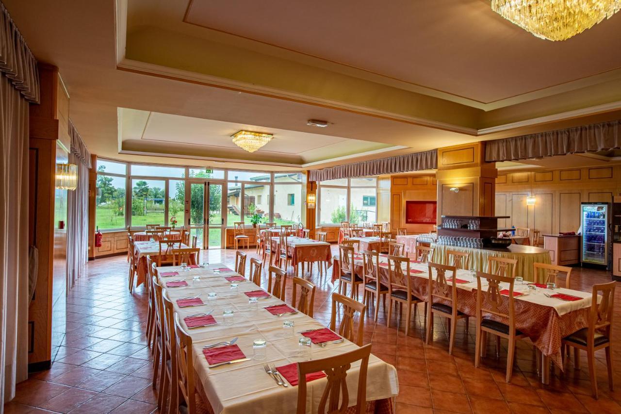 Hotel Villa Strassoldo "Ex Attianese Hotel Restaurant" Cervignano del Friuli Eksteriør bilde