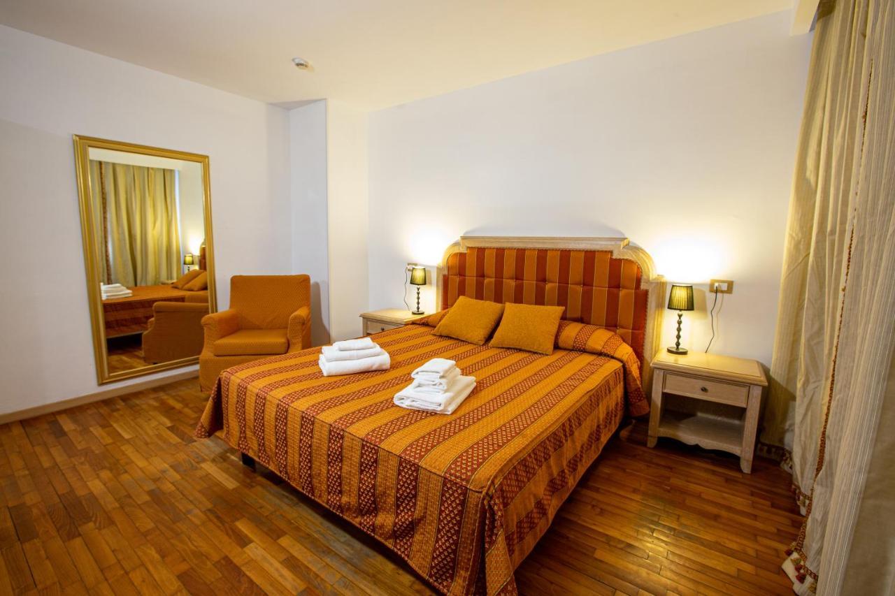 Hotel Villa Strassoldo "Ex Attianese Hotel Restaurant" Cervignano del Friuli Eksteriør bilde
