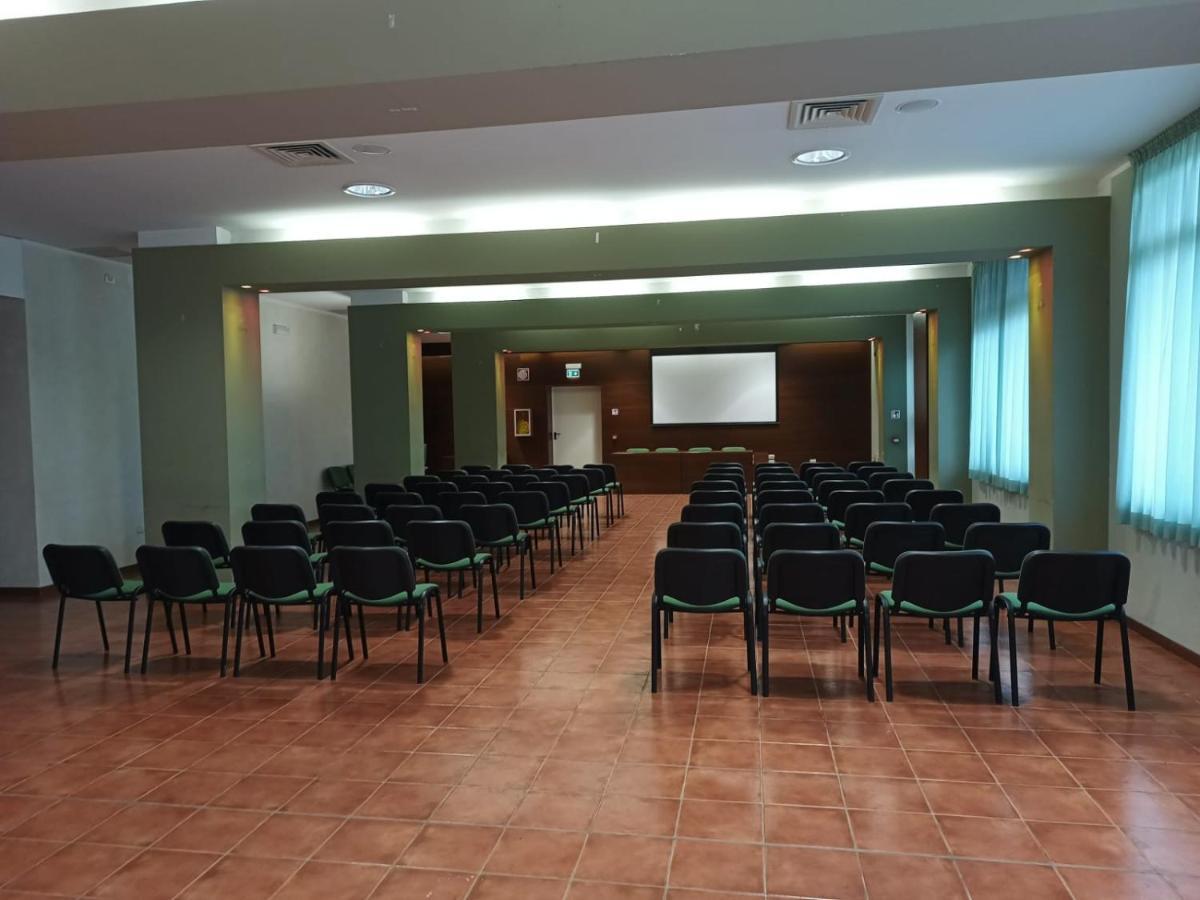 Hotel Villa Strassoldo "Ex Attianese Hotel Restaurant" Cervignano del Friuli Eksteriør bilde
