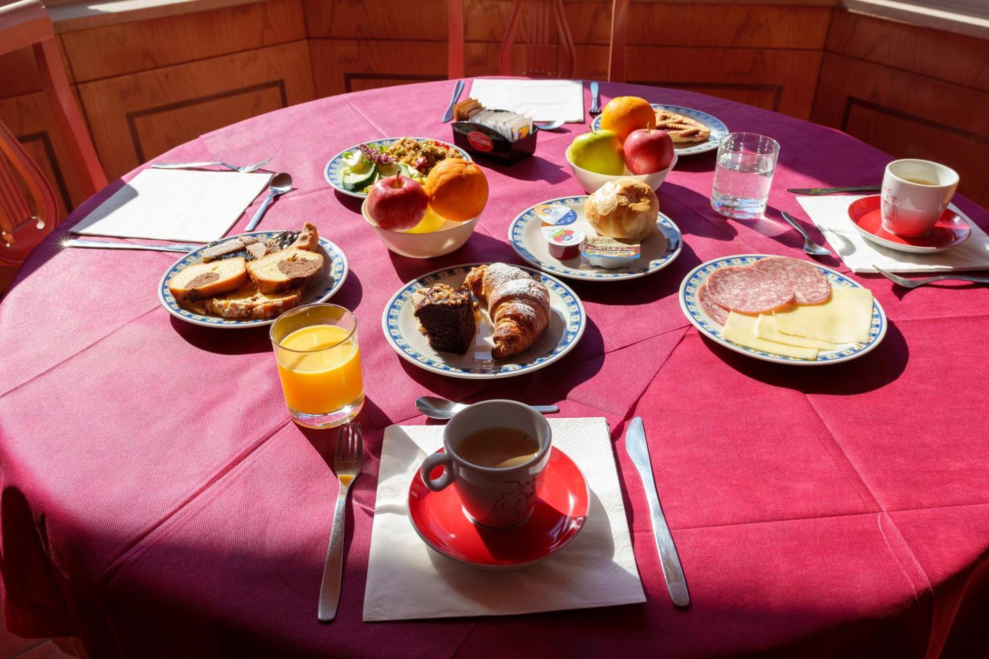 Hotel Villa Strassoldo "Ex Attianese Hotel Restaurant" Cervignano del Friuli Eksteriør bilde