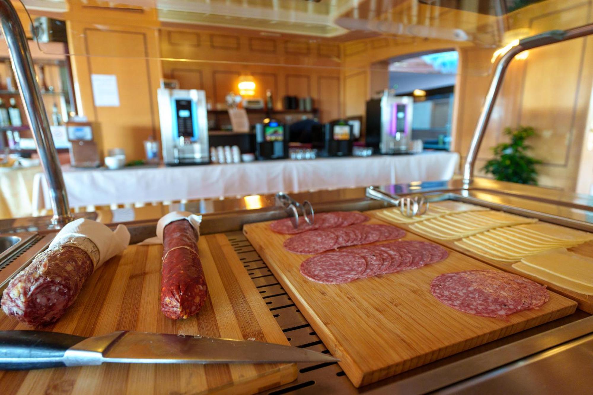 Hotel Villa Strassoldo "Ex Attianese Hotel Restaurant" Cervignano del Friuli Eksteriør bilde