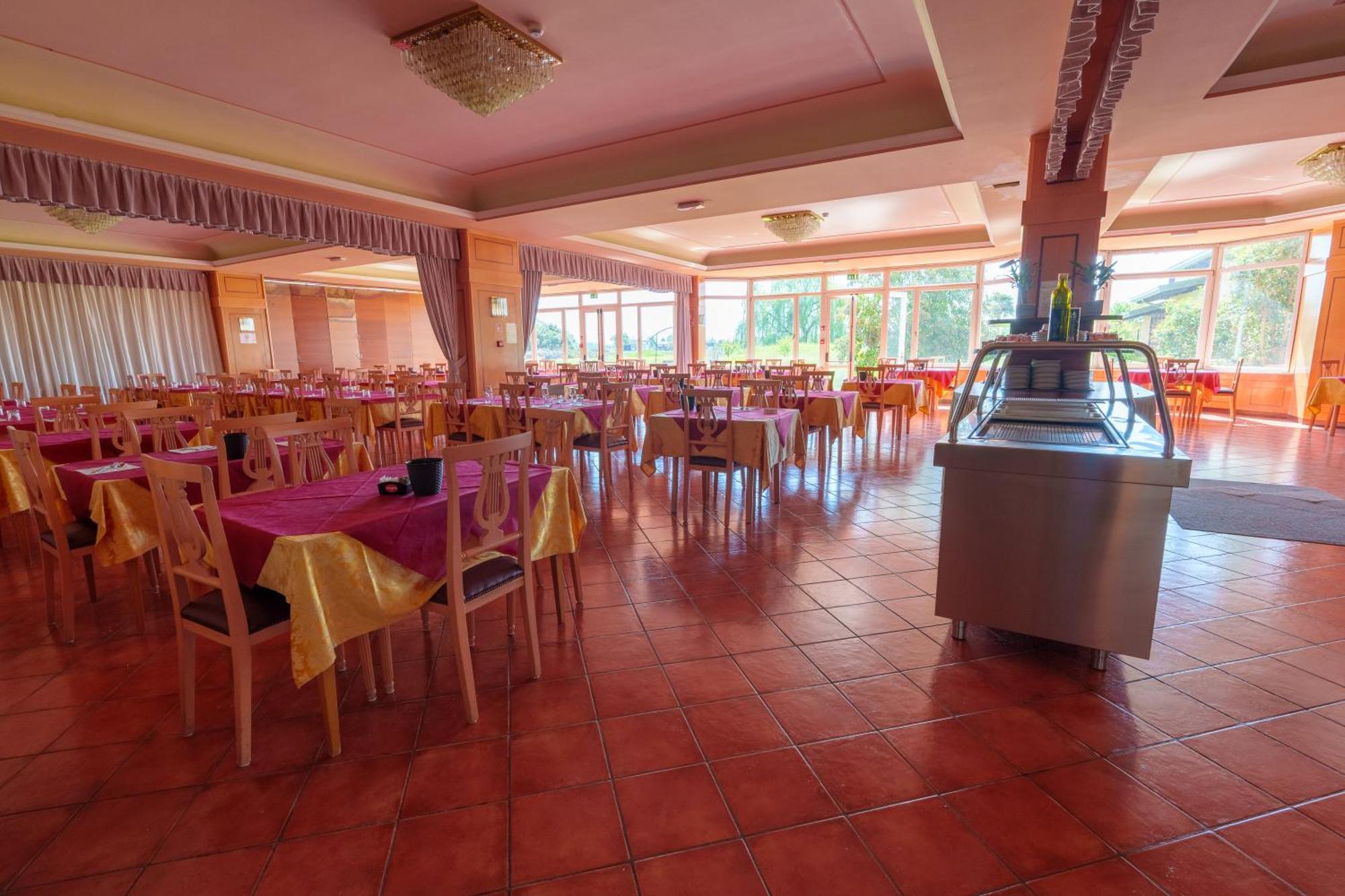 Hotel Villa Strassoldo "Ex Attianese Hotel Restaurant" Cervignano del Friuli Eksteriør bilde