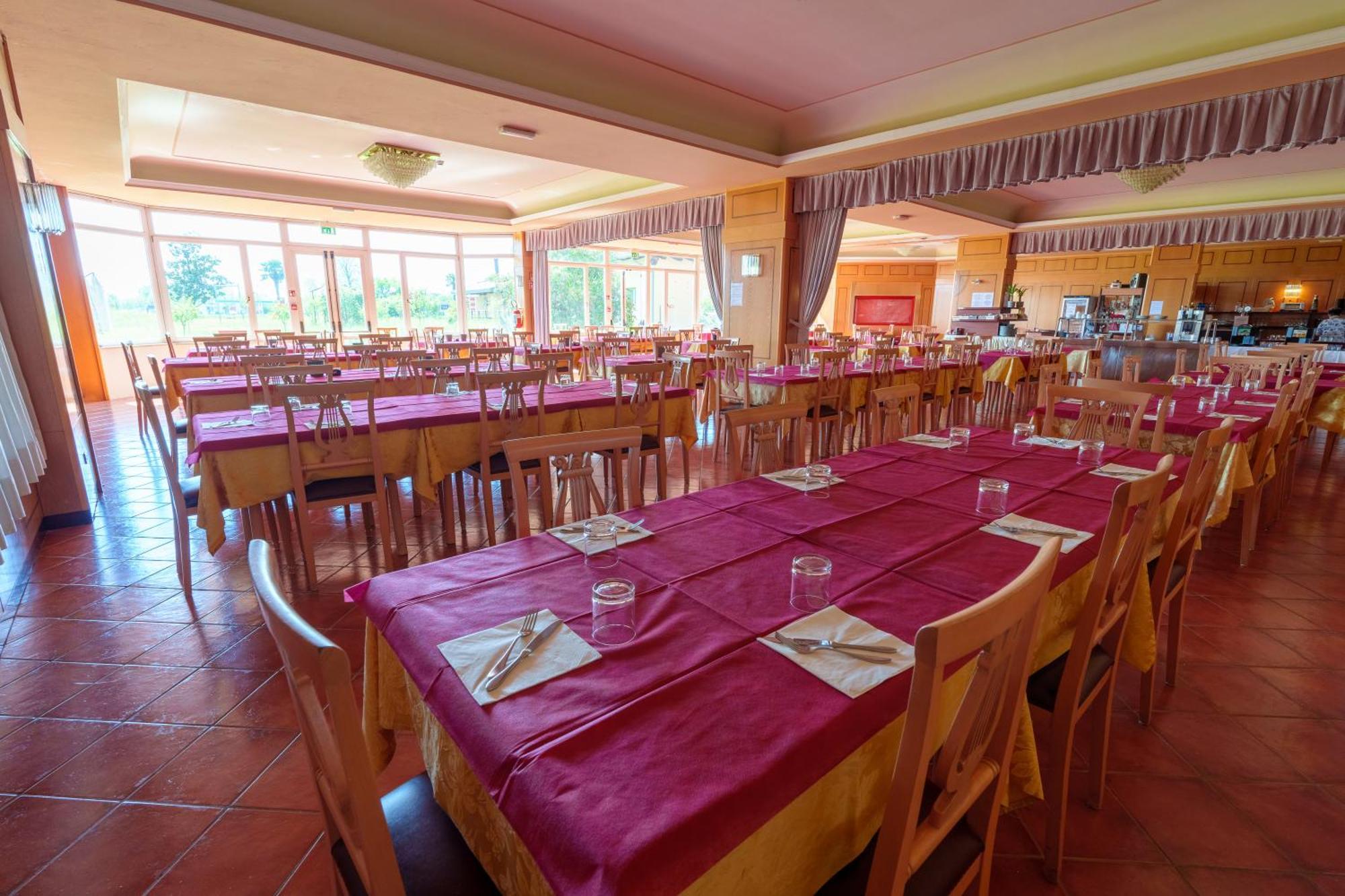 Hotel Villa Strassoldo "Ex Attianese Hotel Restaurant" Cervignano del Friuli Eksteriør bilde